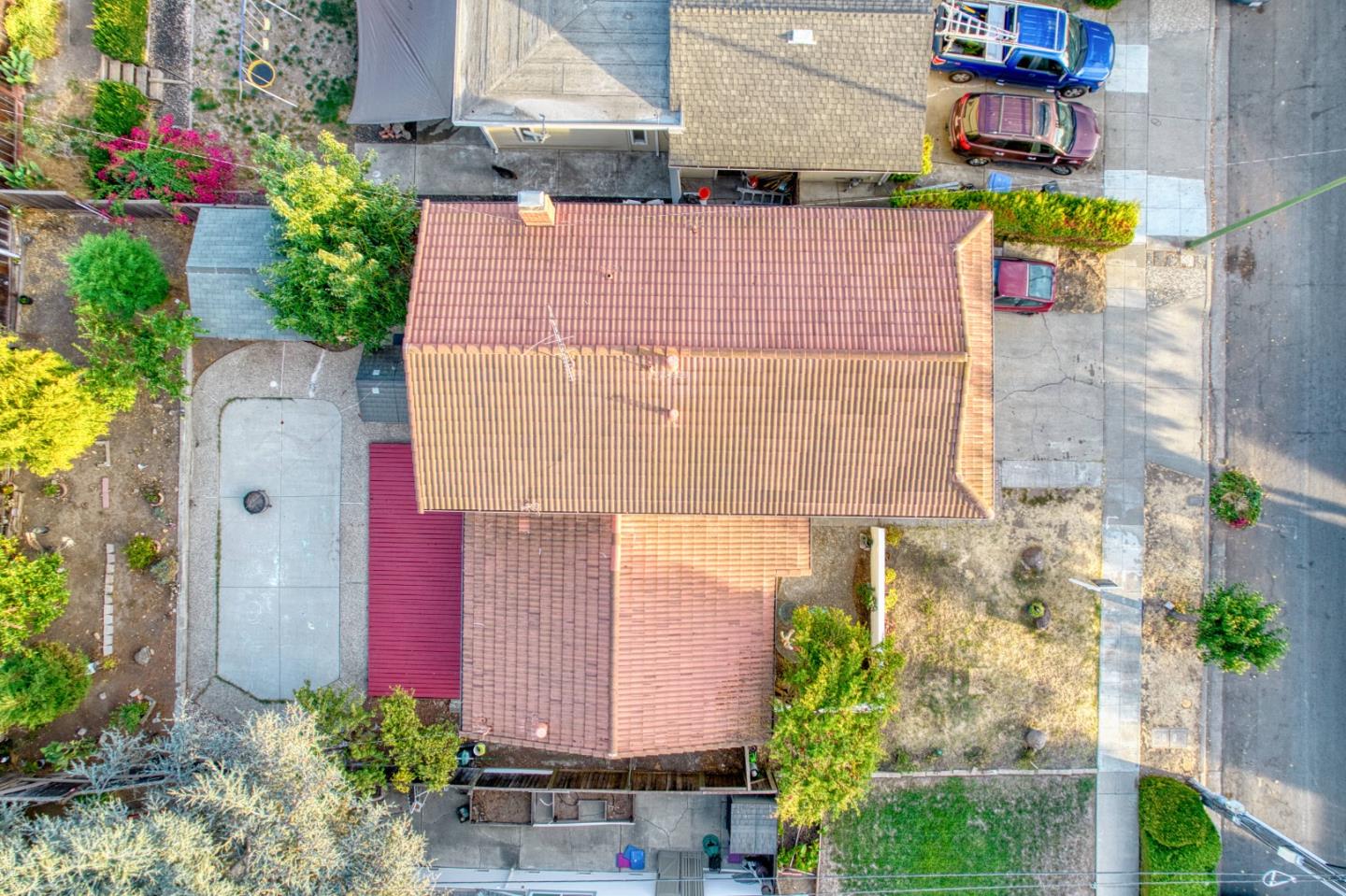 2036 Conifer LN