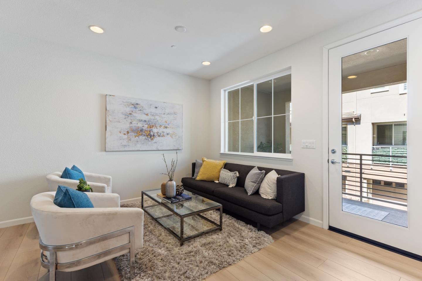 6122 Golden Vista DR