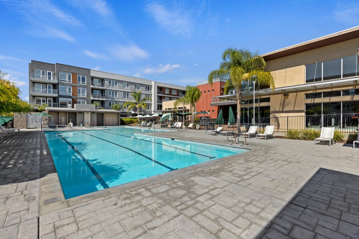 6122 Golden Vista DR