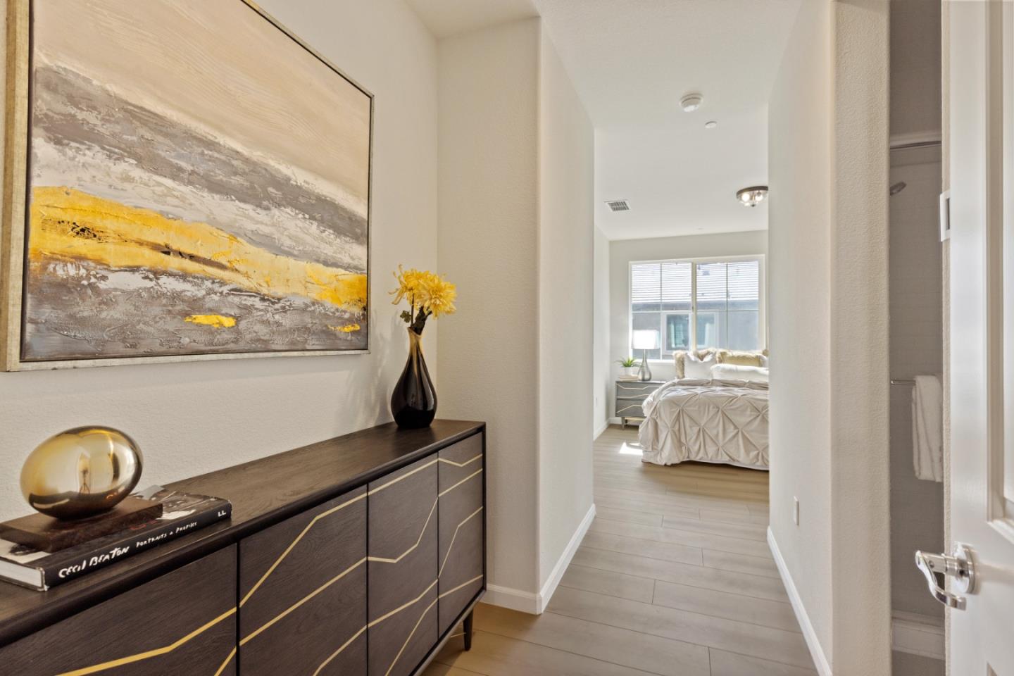 6122 Golden Vista DR