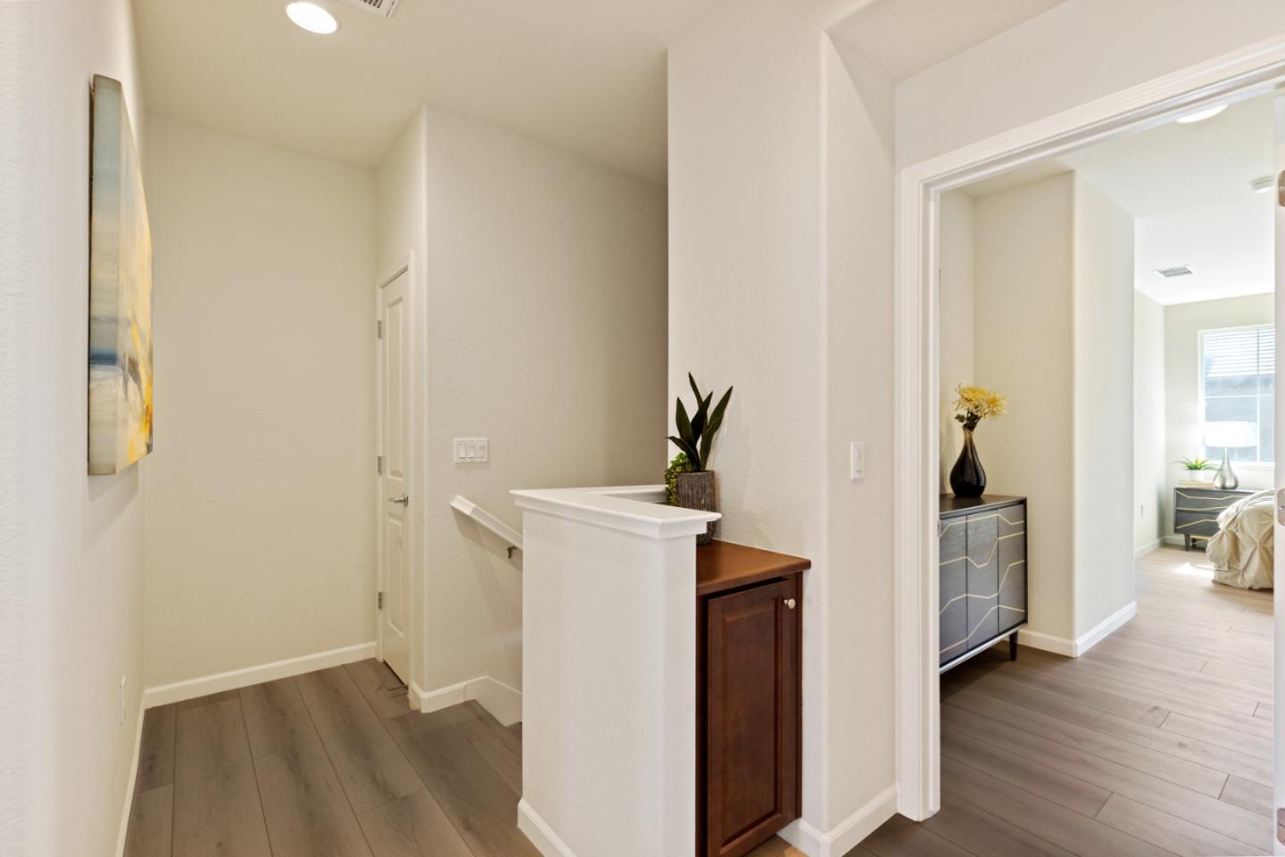 6122 Golden Vista DR