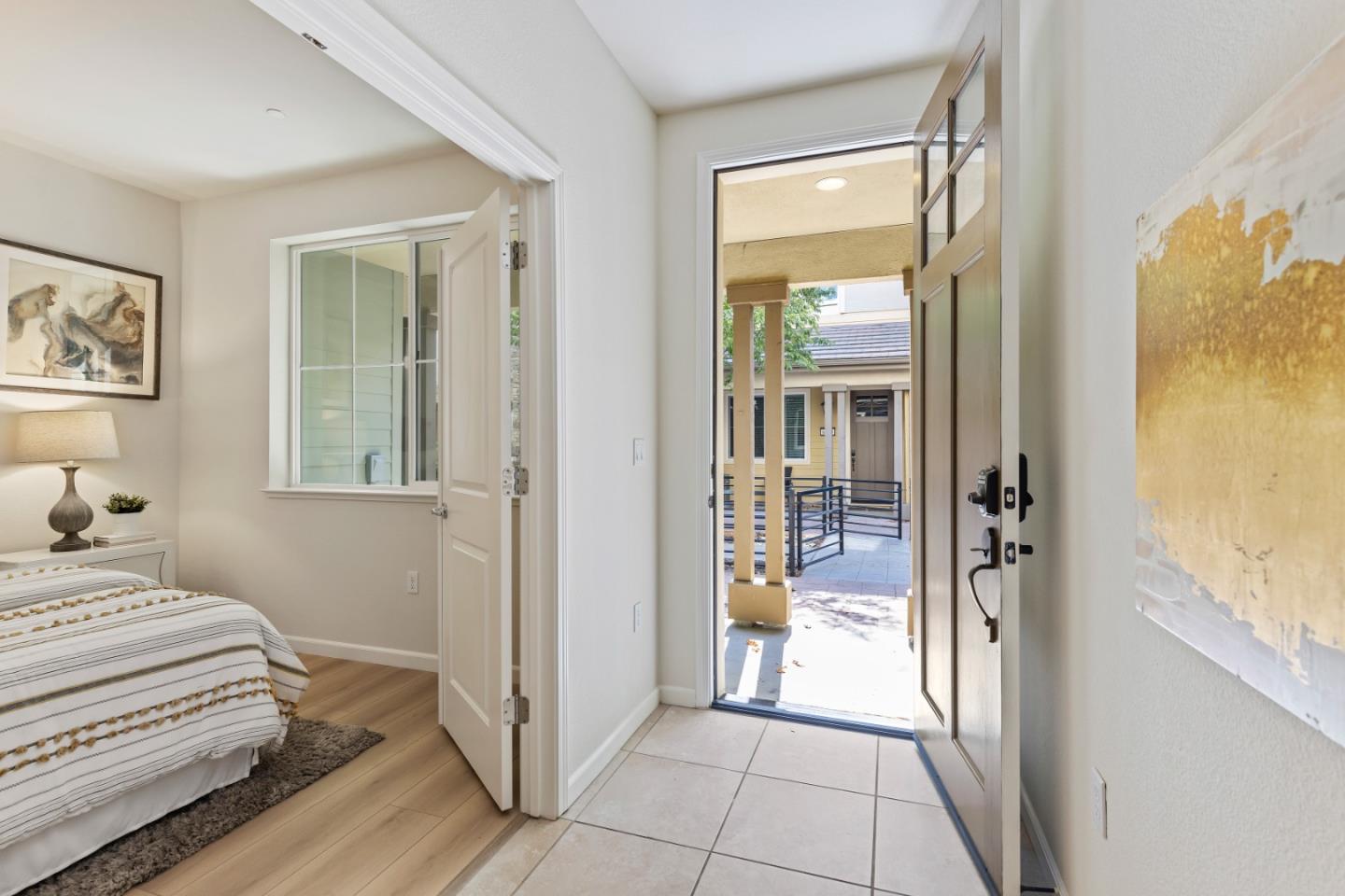 6122 Golden Vista DR