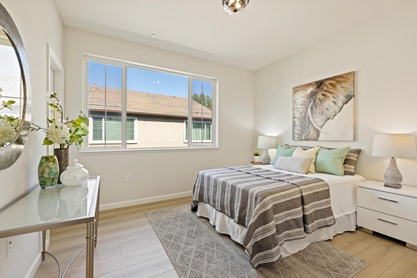 6122 Golden Vista DR