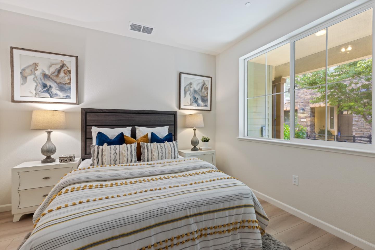 6122 Golden Vista DR