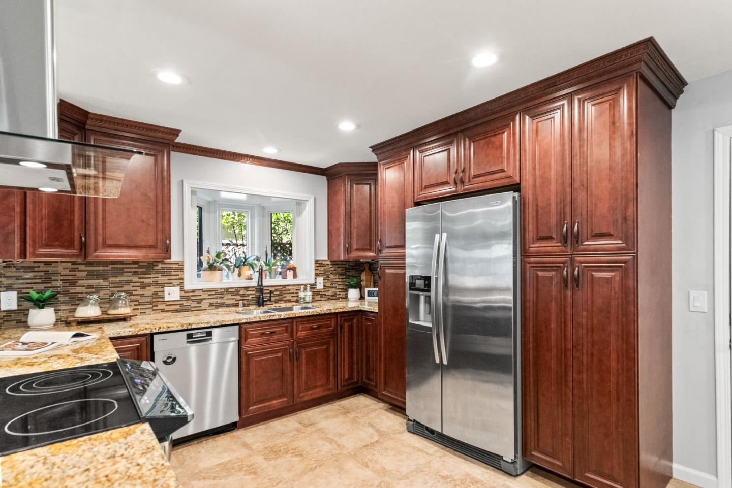 762 W Remington DR