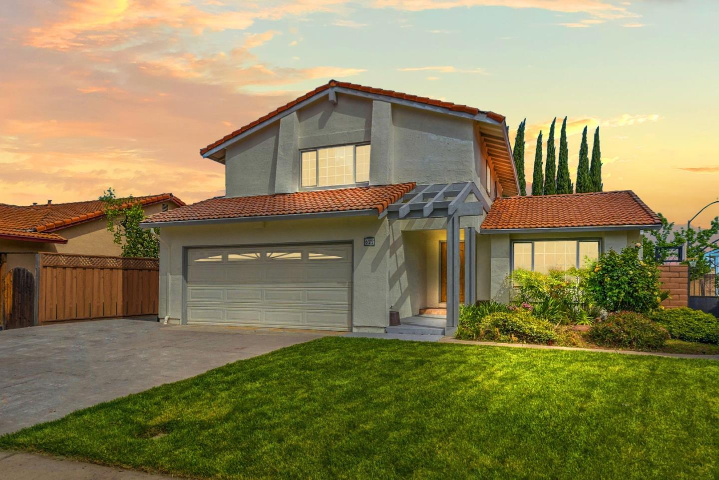 622 Lyonburry PL