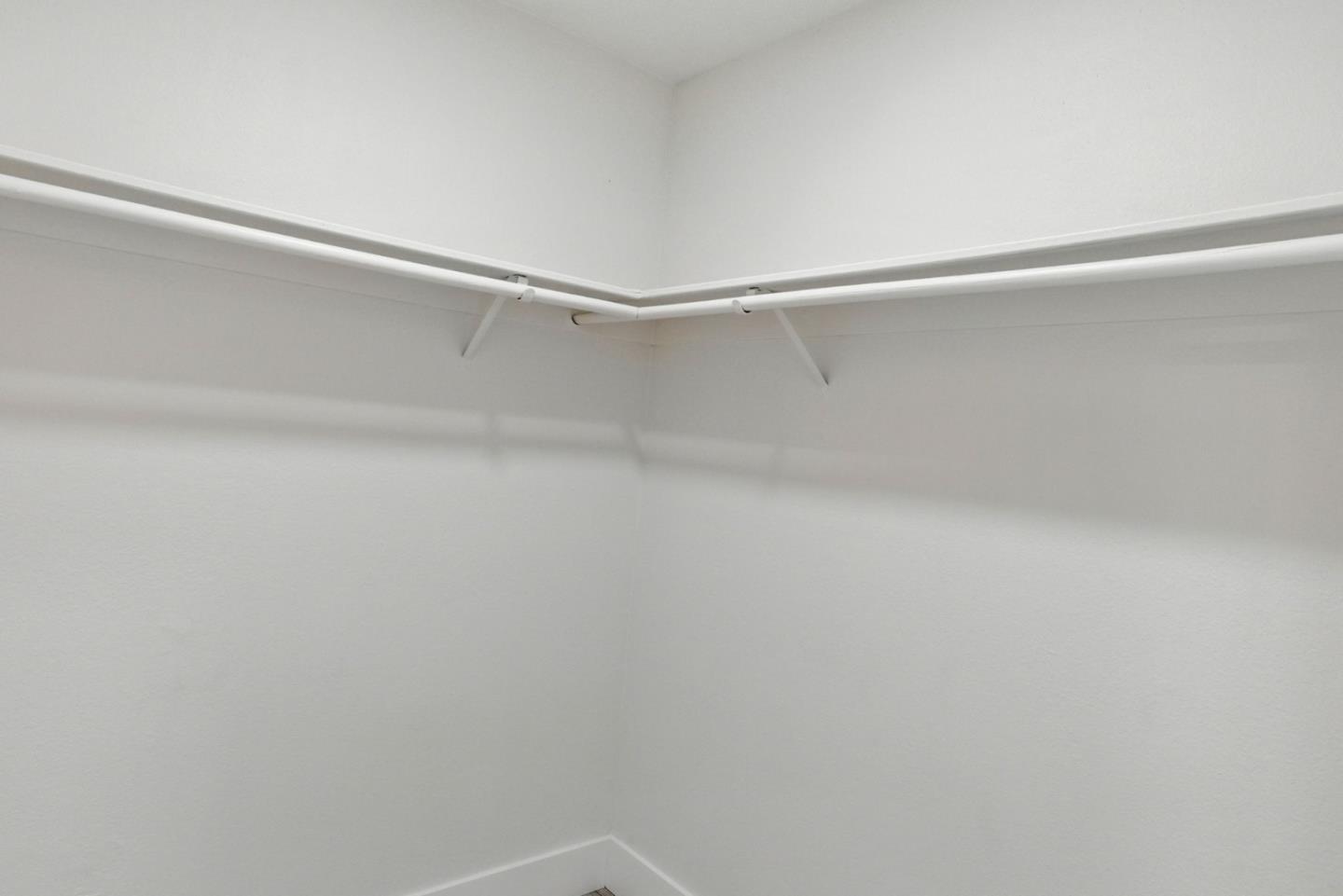 622 Lyonburry PL