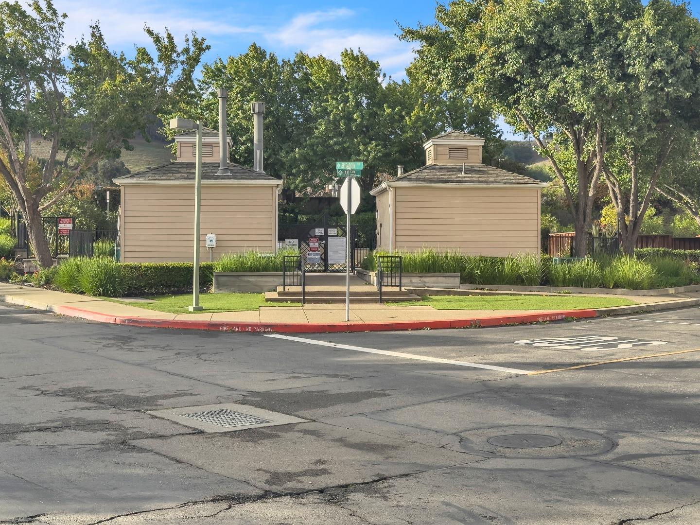 10882 Glengarry Lane