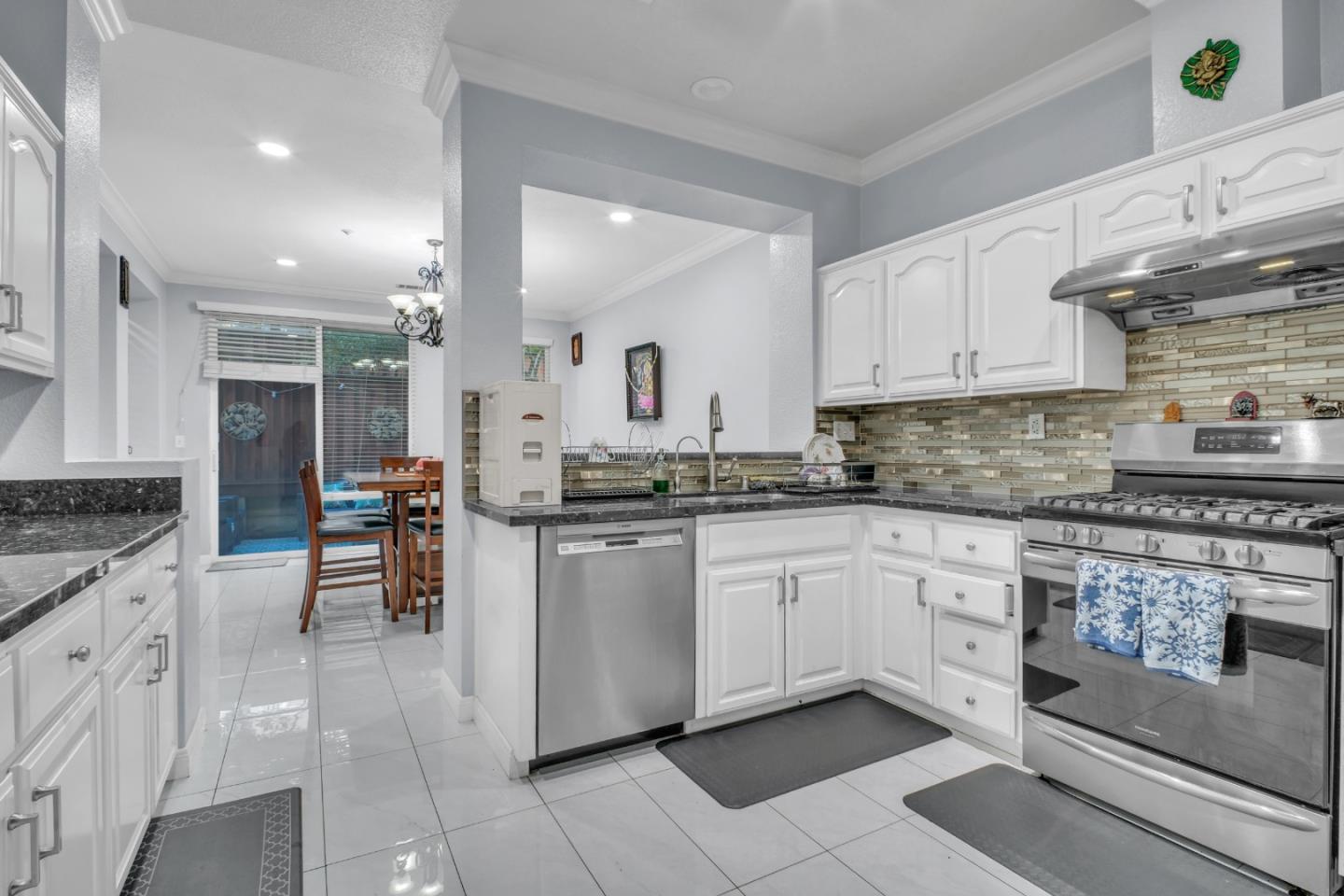 10882 Glengarry Lane