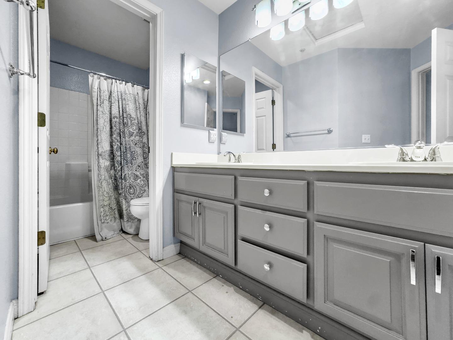 10882 Glengarry Lane