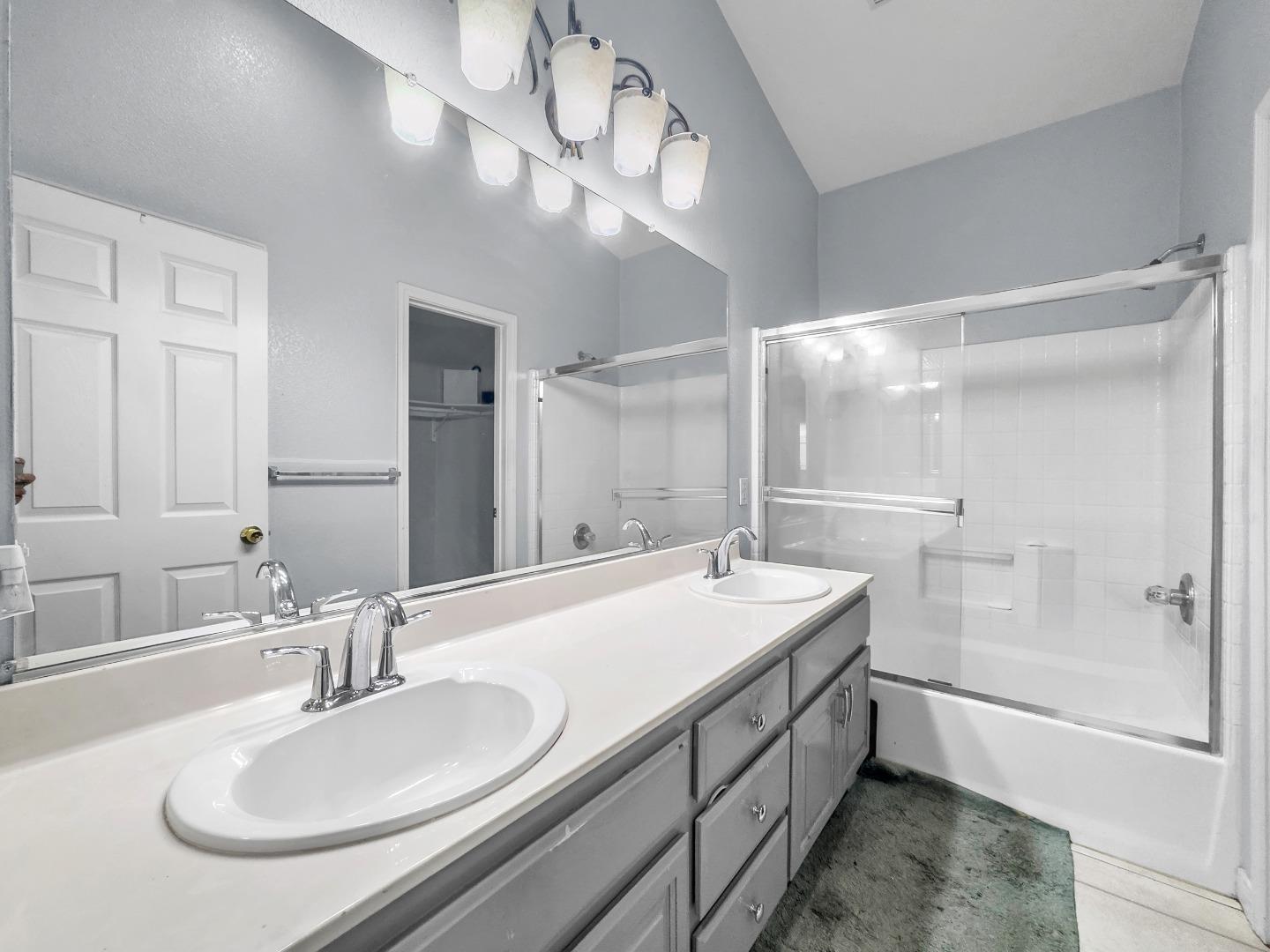 10882 Glengarry Lane