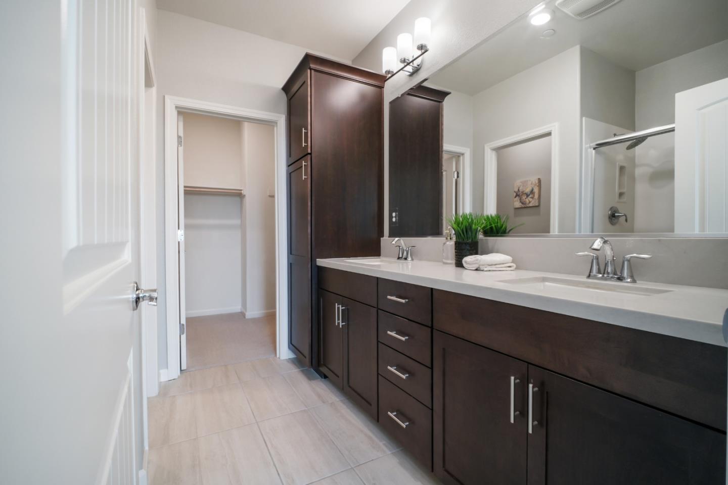 262 Agustin Narvaez Street 3