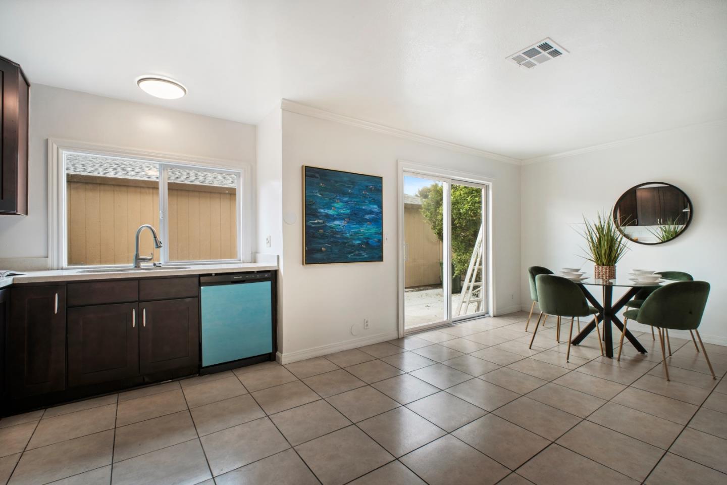 4270 Comet Circle