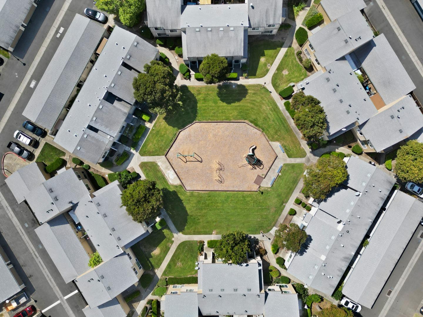 4270 Comet Circle