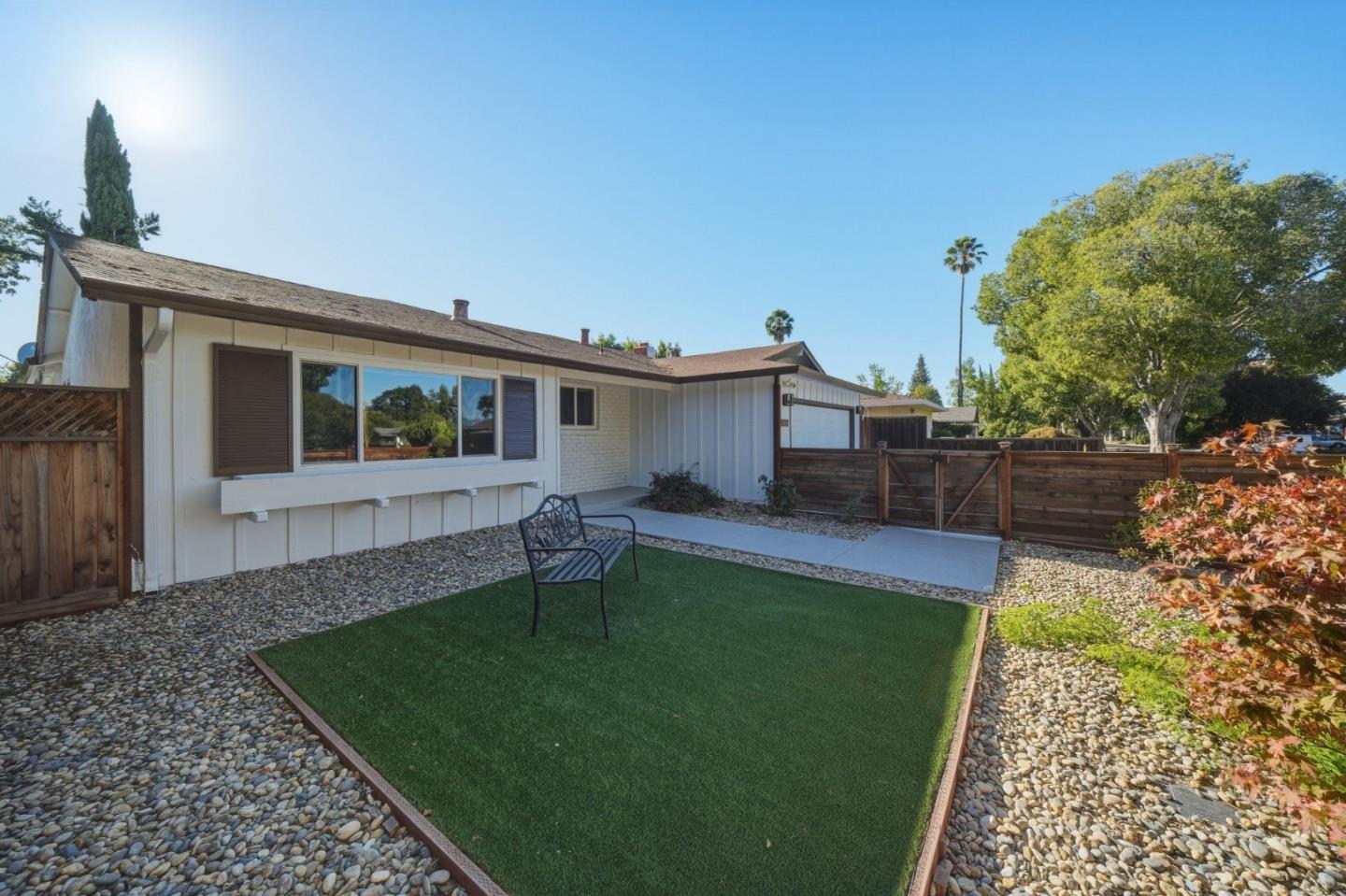 1563 Clarita AVE