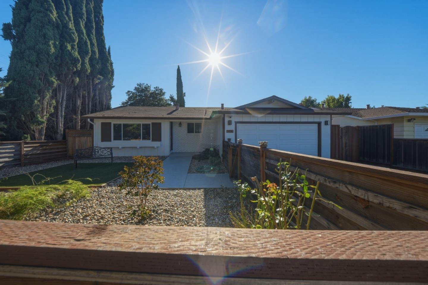 1563 Clarita AVE