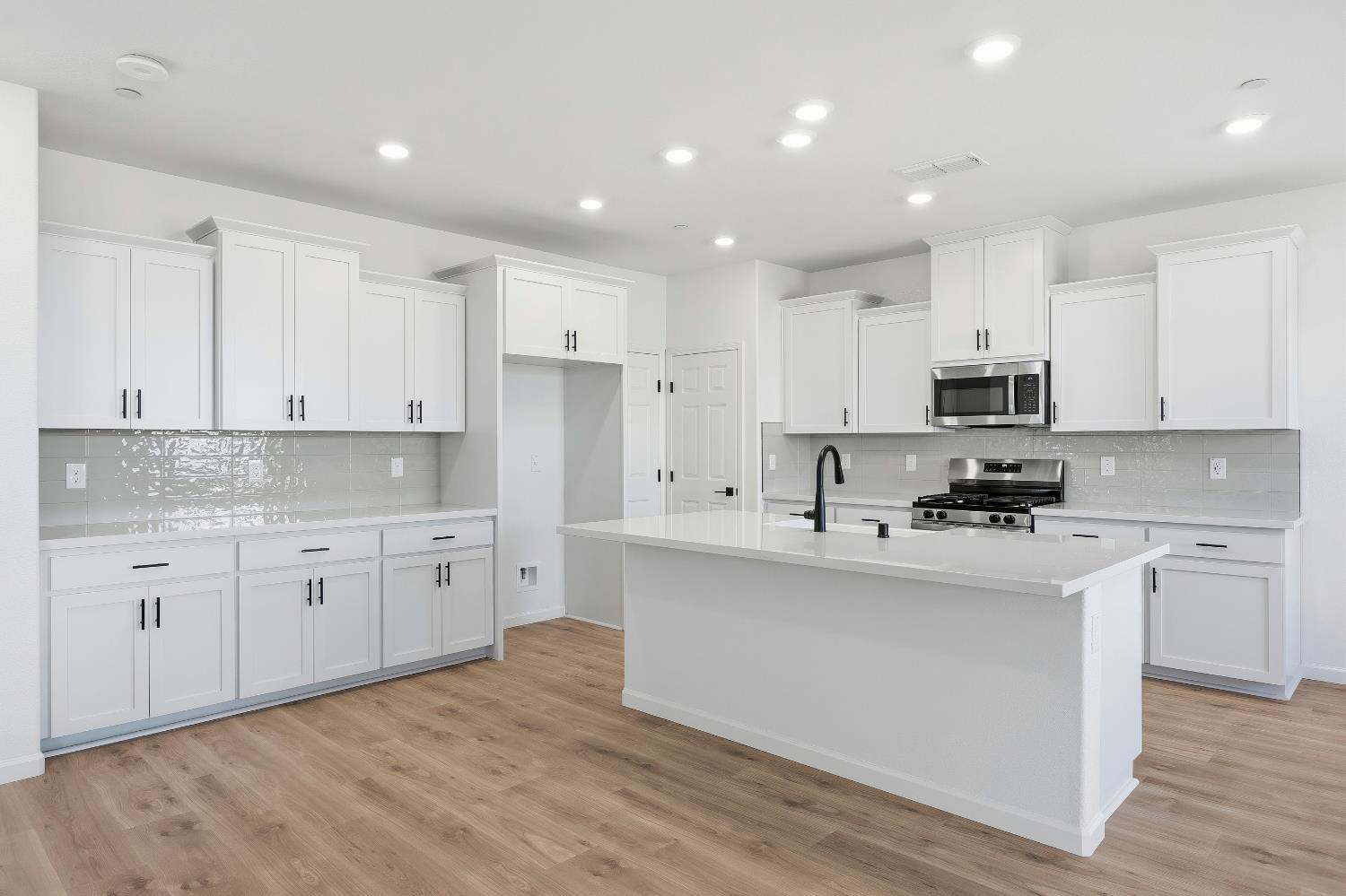 4413 Canyon Coral Way