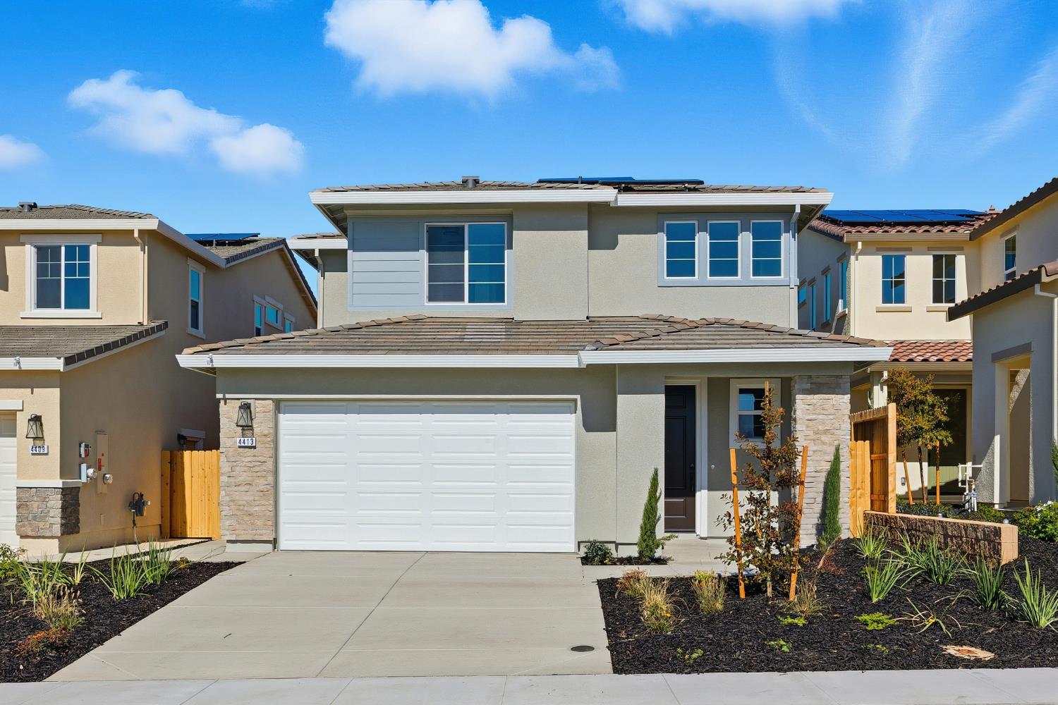 4413 Canyon Coral Way