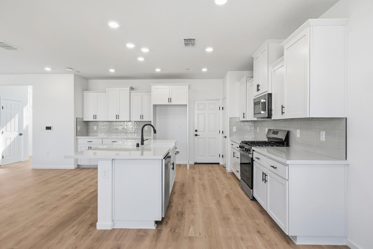 4413 Canyon Coral Way