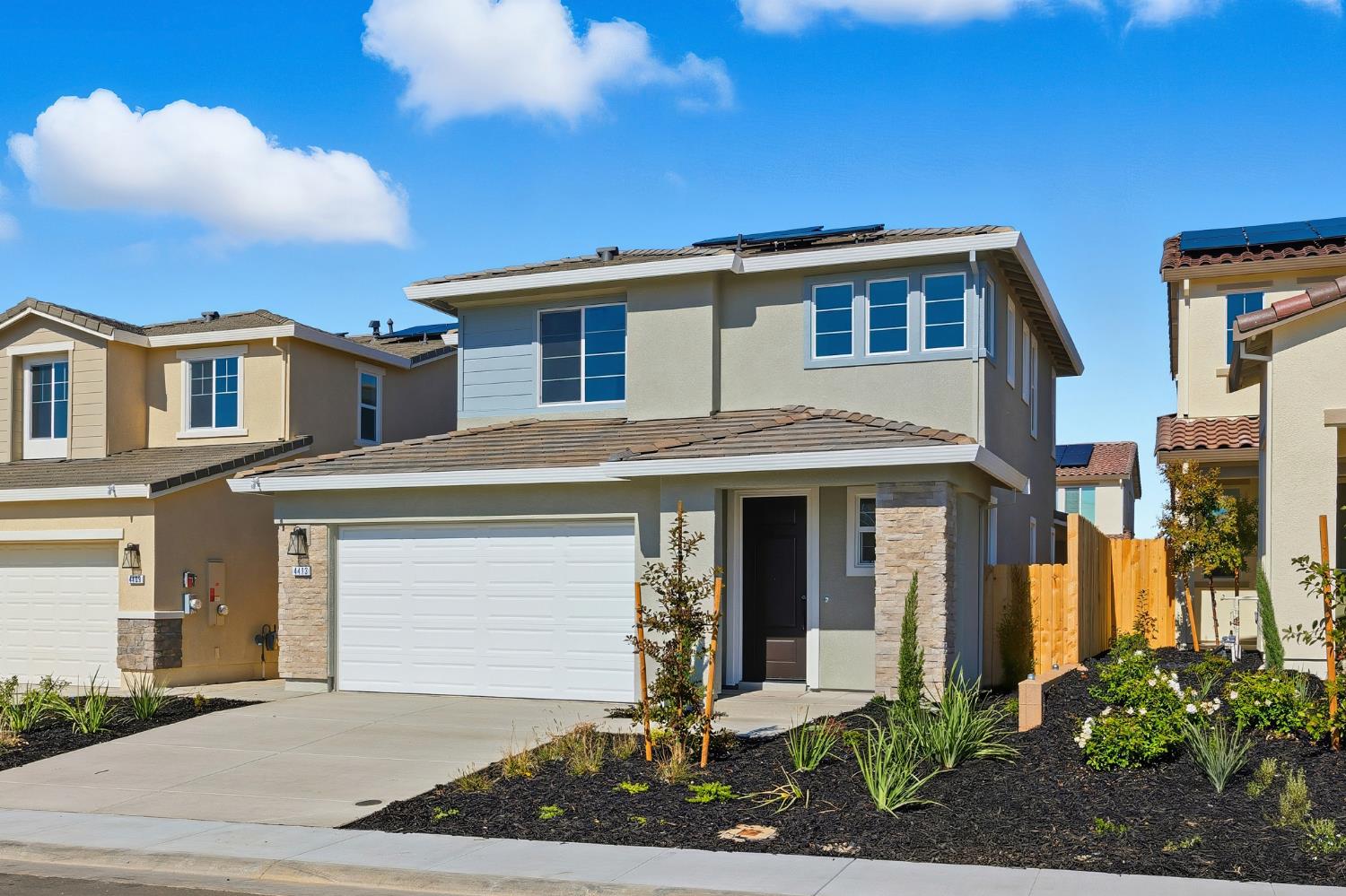 4413 Canyon Coral Way