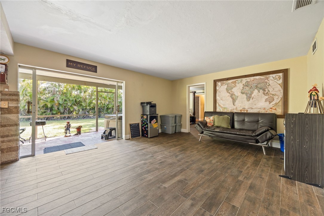 3001 SW 2nd CT