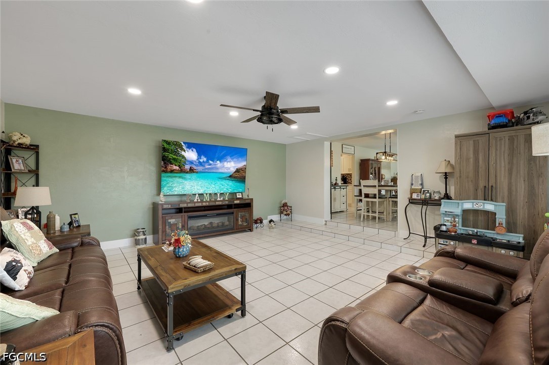 1007 Wilshire DR