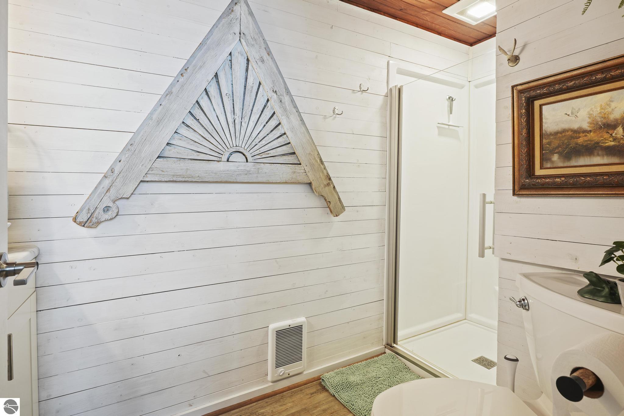 4742 N Shore Drive NE