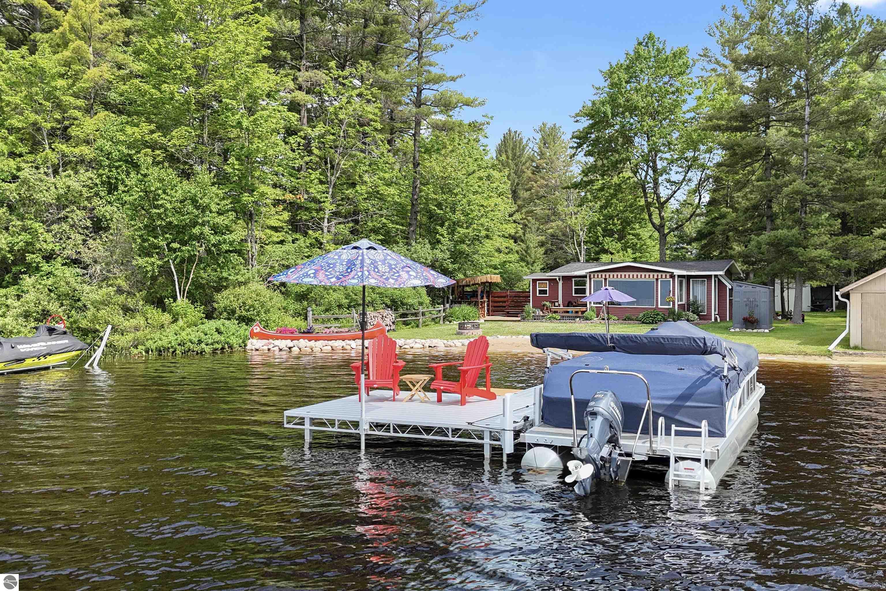 4742 N Shore Drive NE