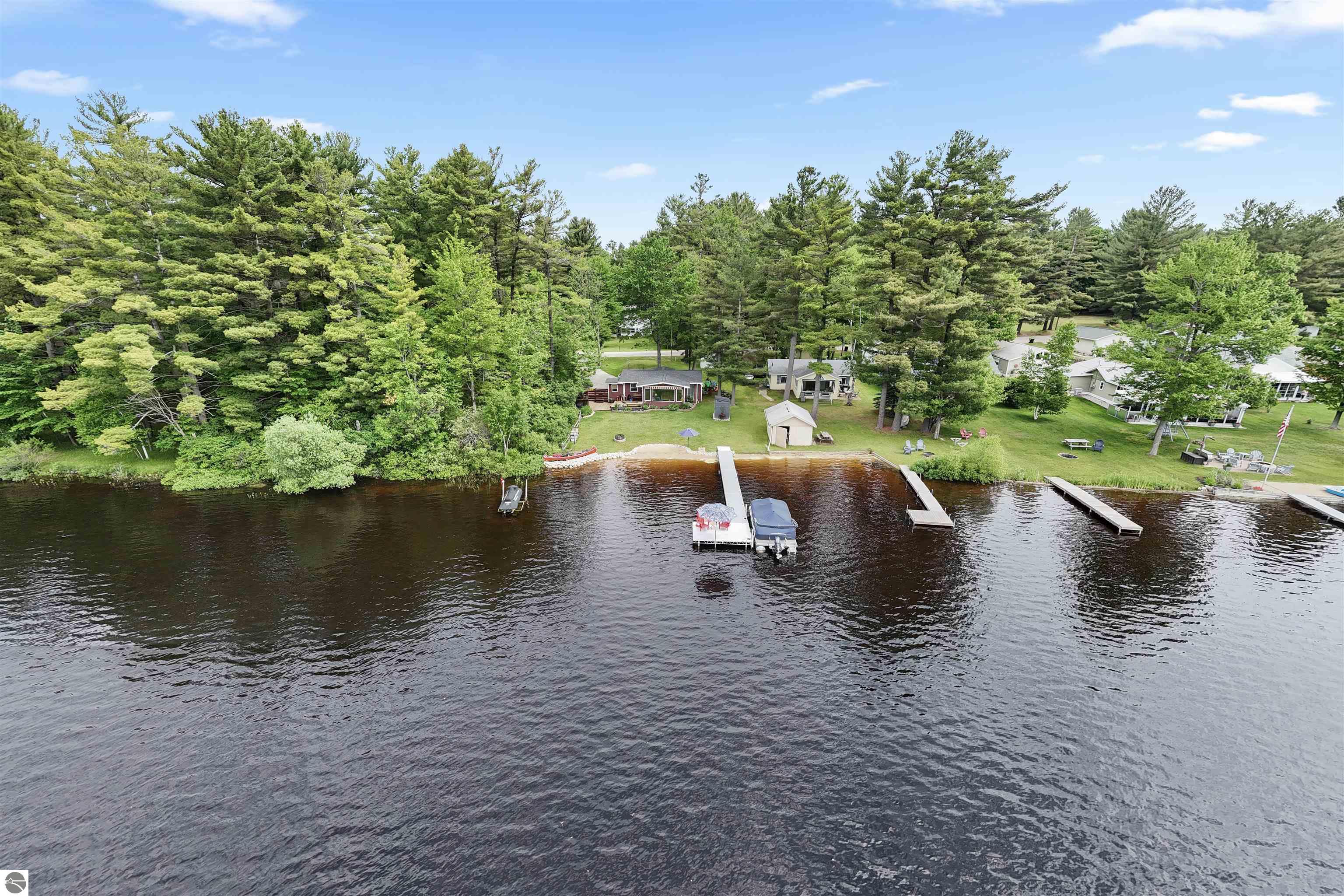 4742 N Shore Drive NE