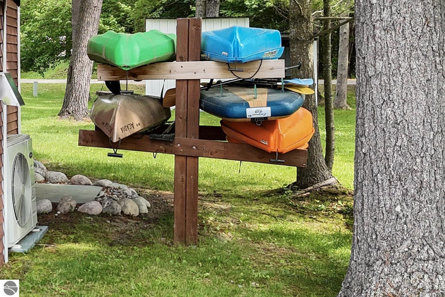 4742 N Shore Drive NE