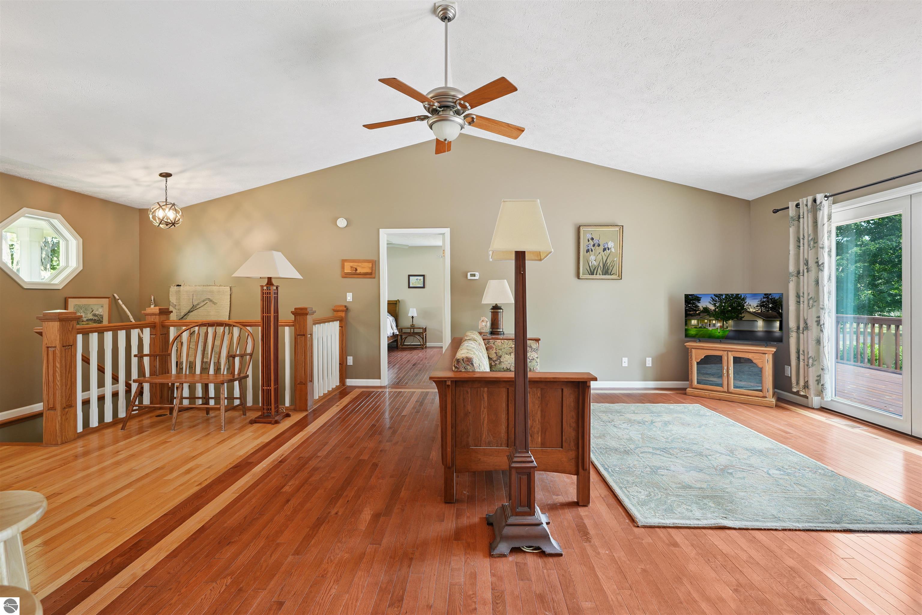 1568 Nightingale Lane