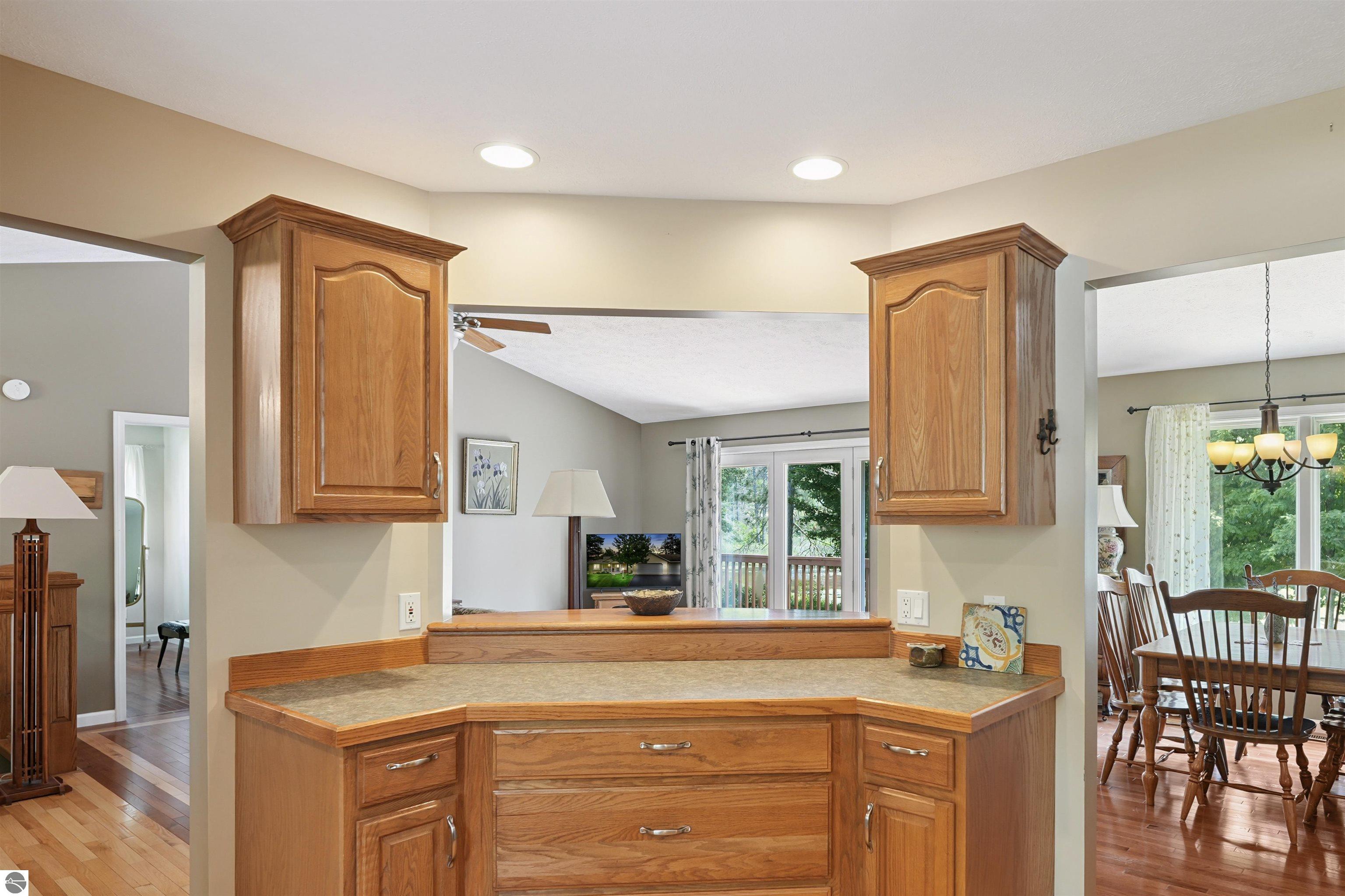 1568 Nightingale Lane