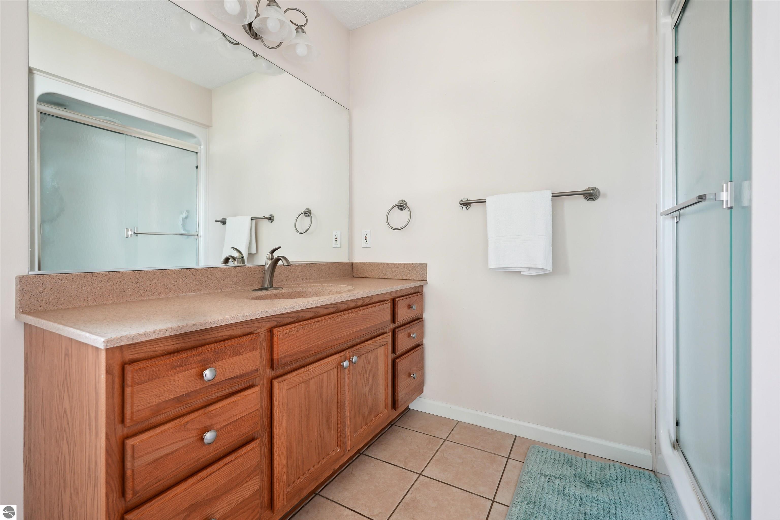 1568 Nightingale Lane