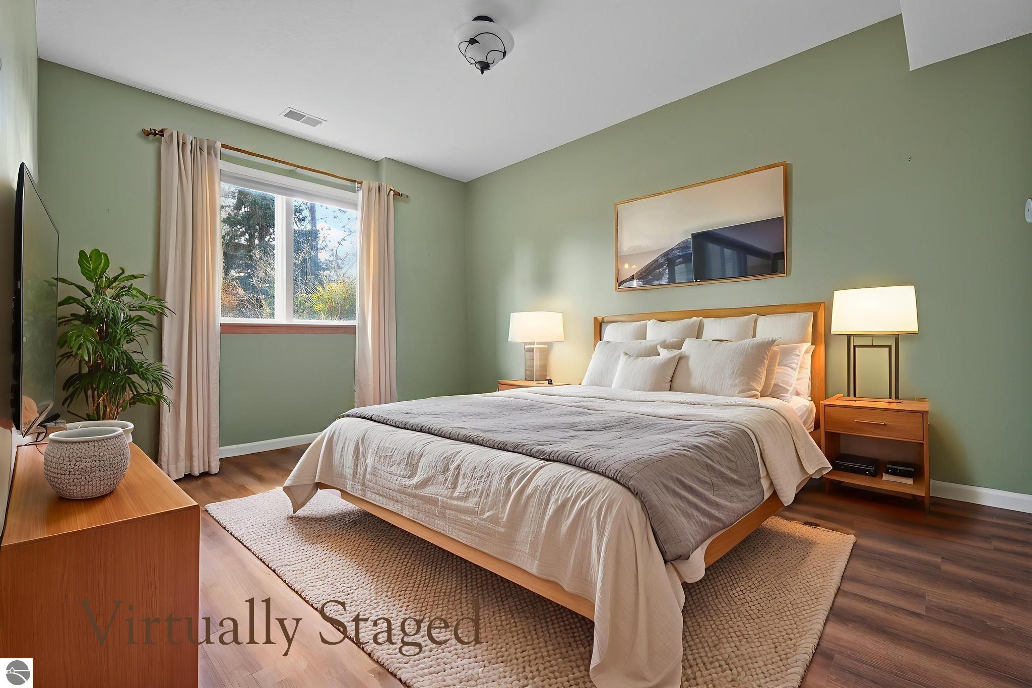 1568 Nightingale Lane