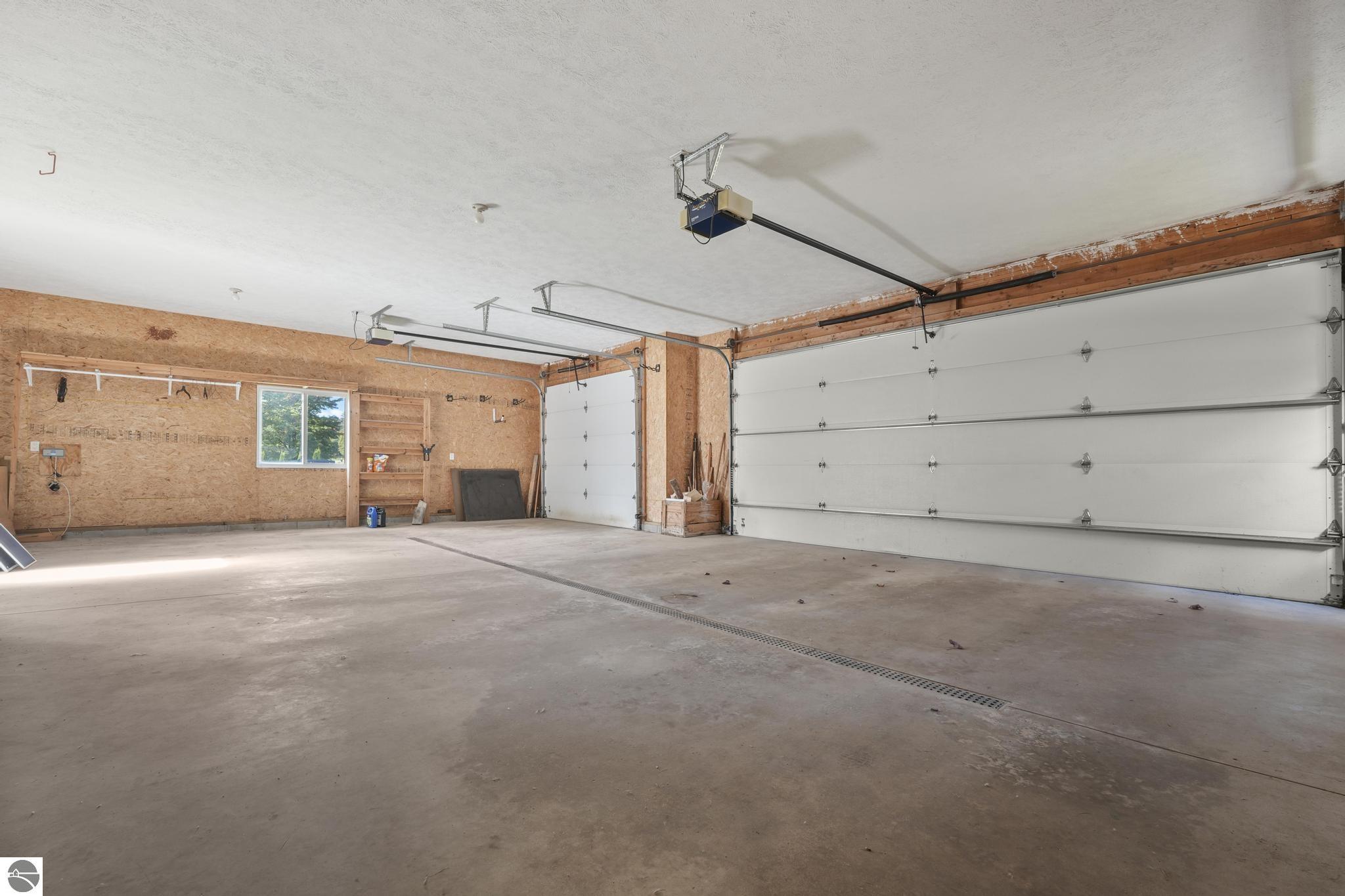 1568 Nightingale Lane