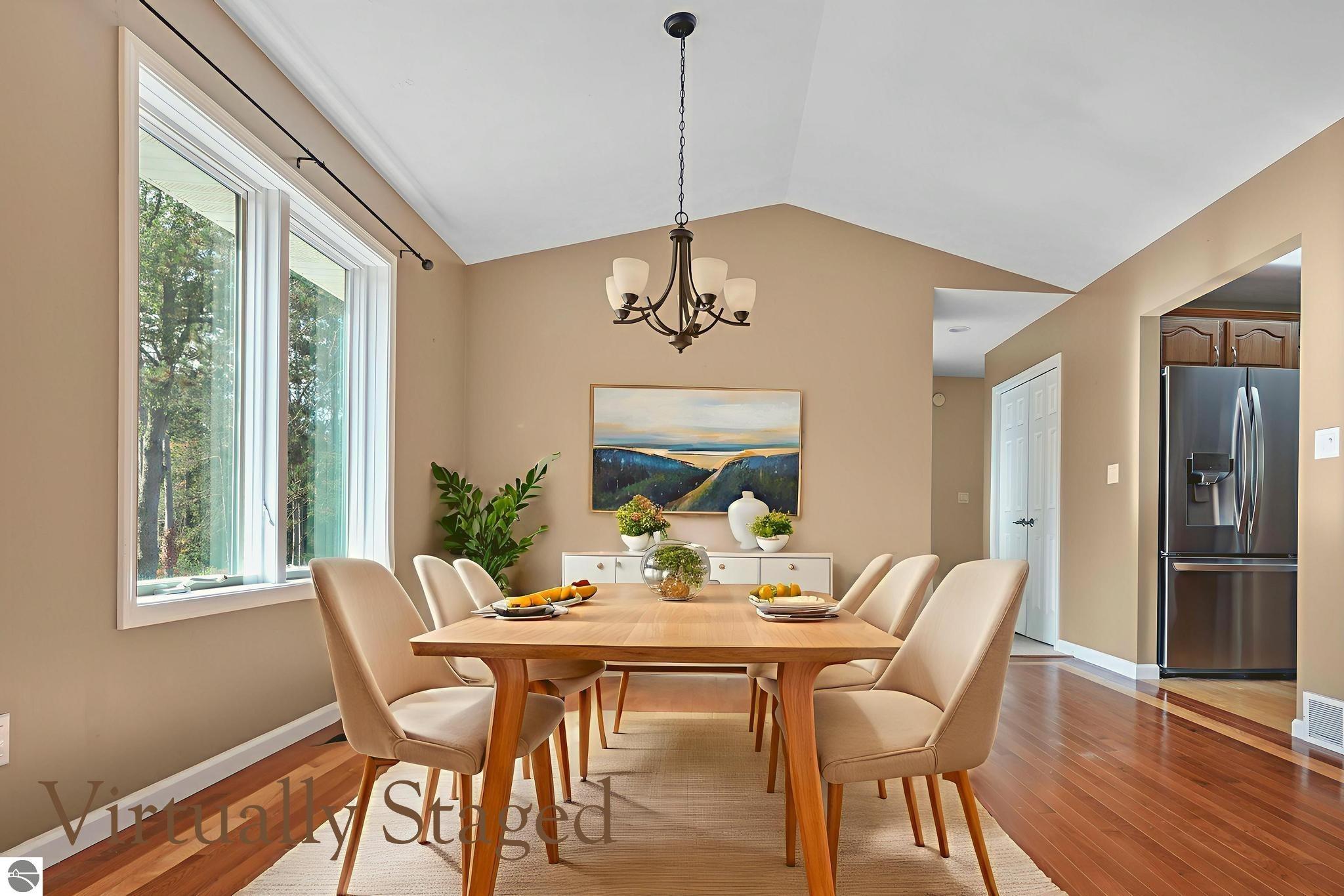 1568 Nightingale Lane