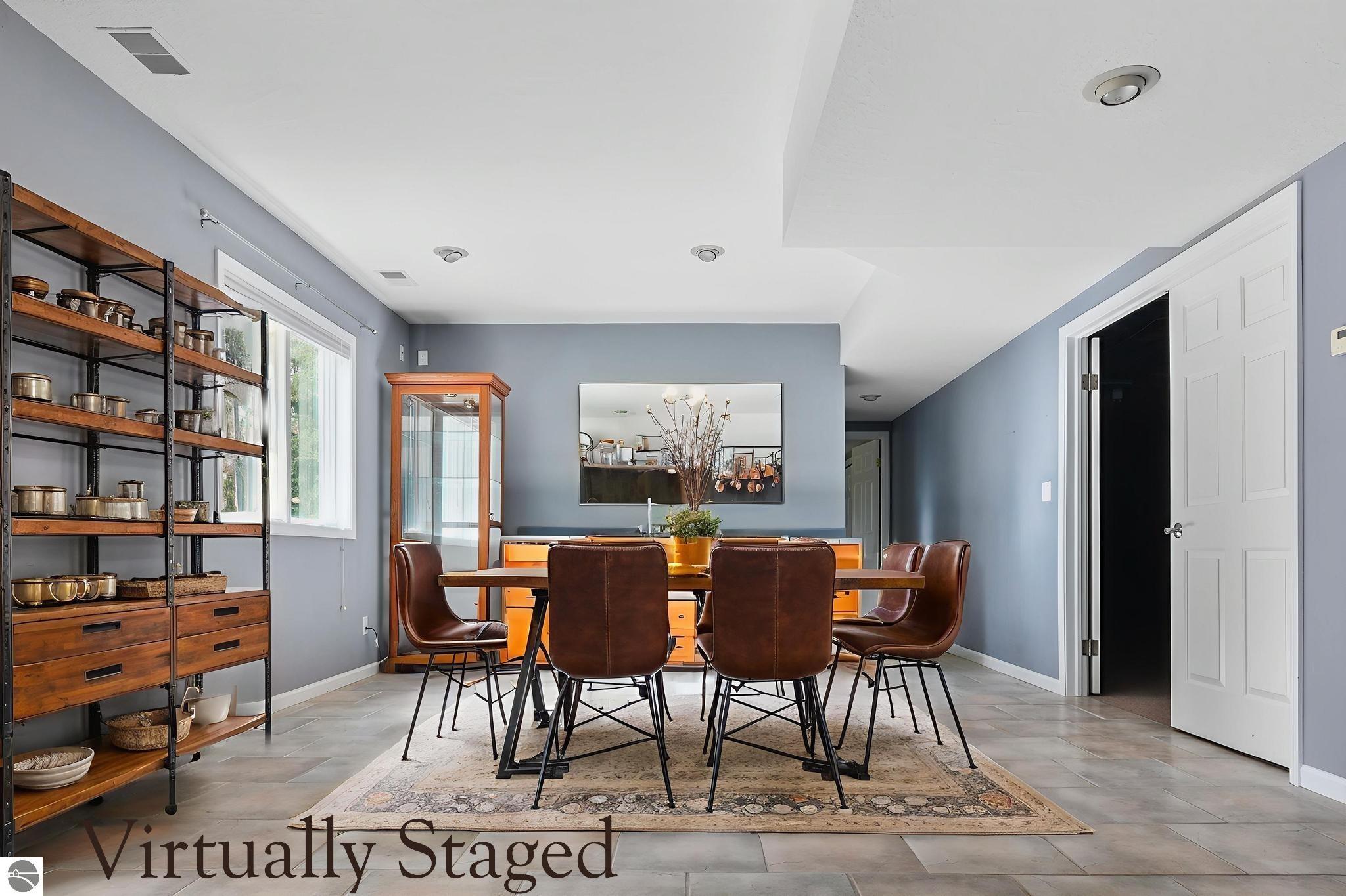 1568 Nightingale Lane