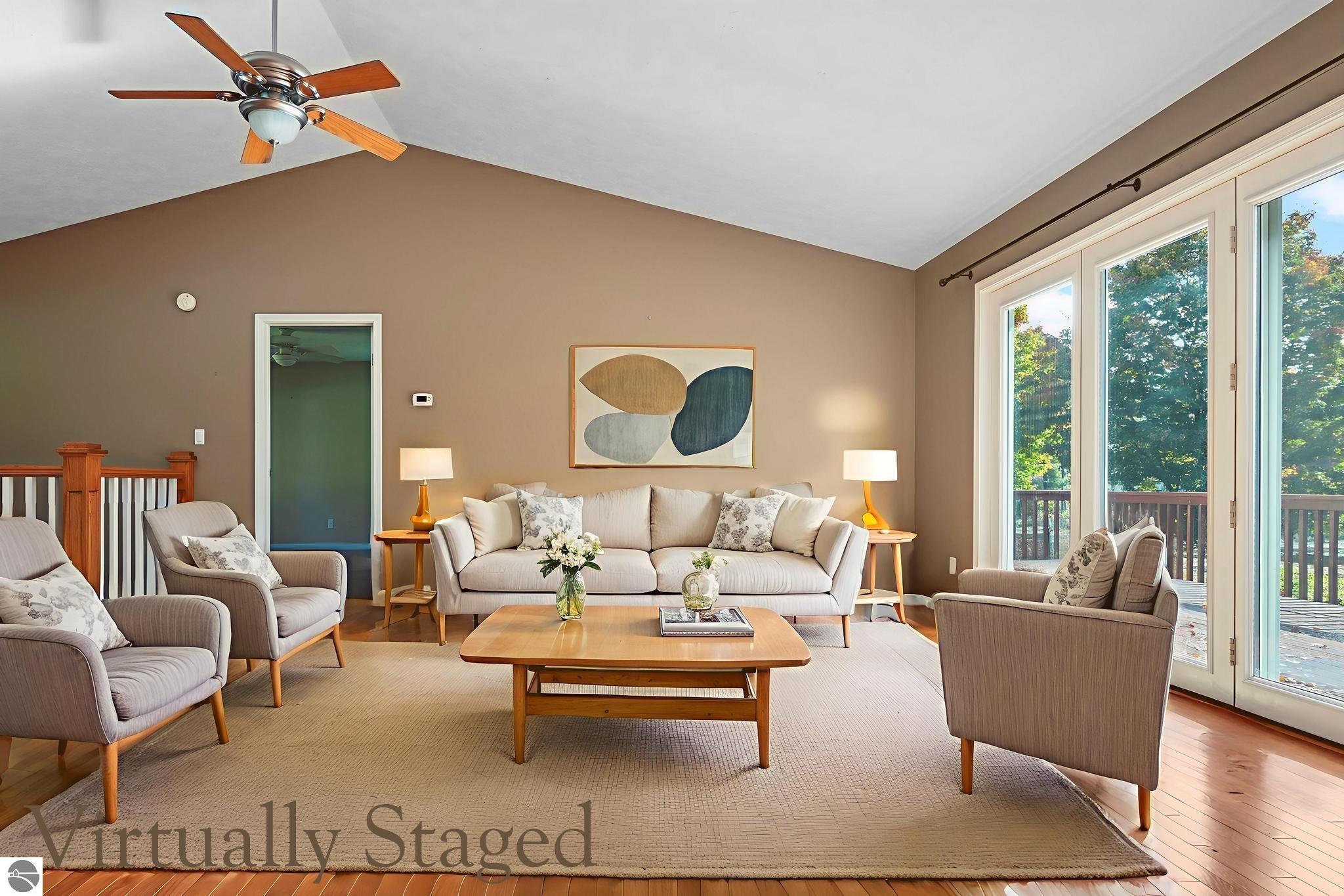 1568 Nightingale Lane