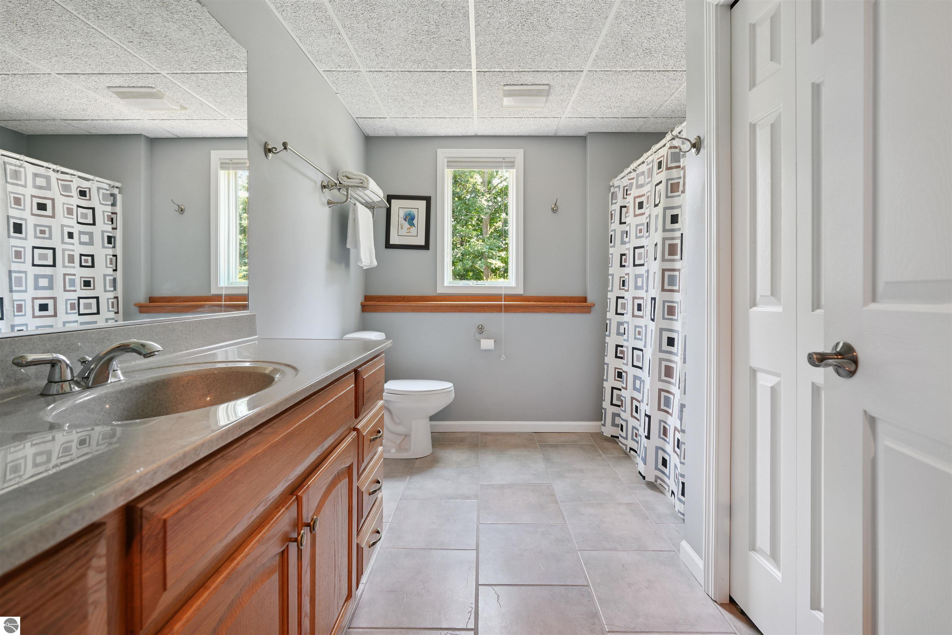 1568 Nightingale Lane