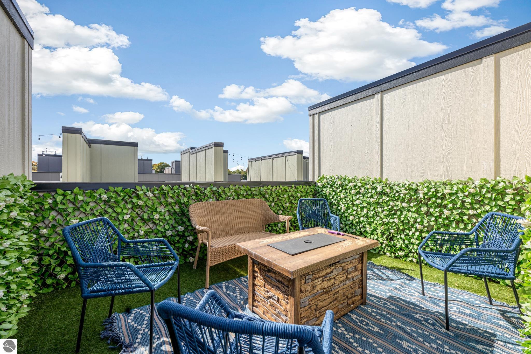 138 W Gillis Street # 19