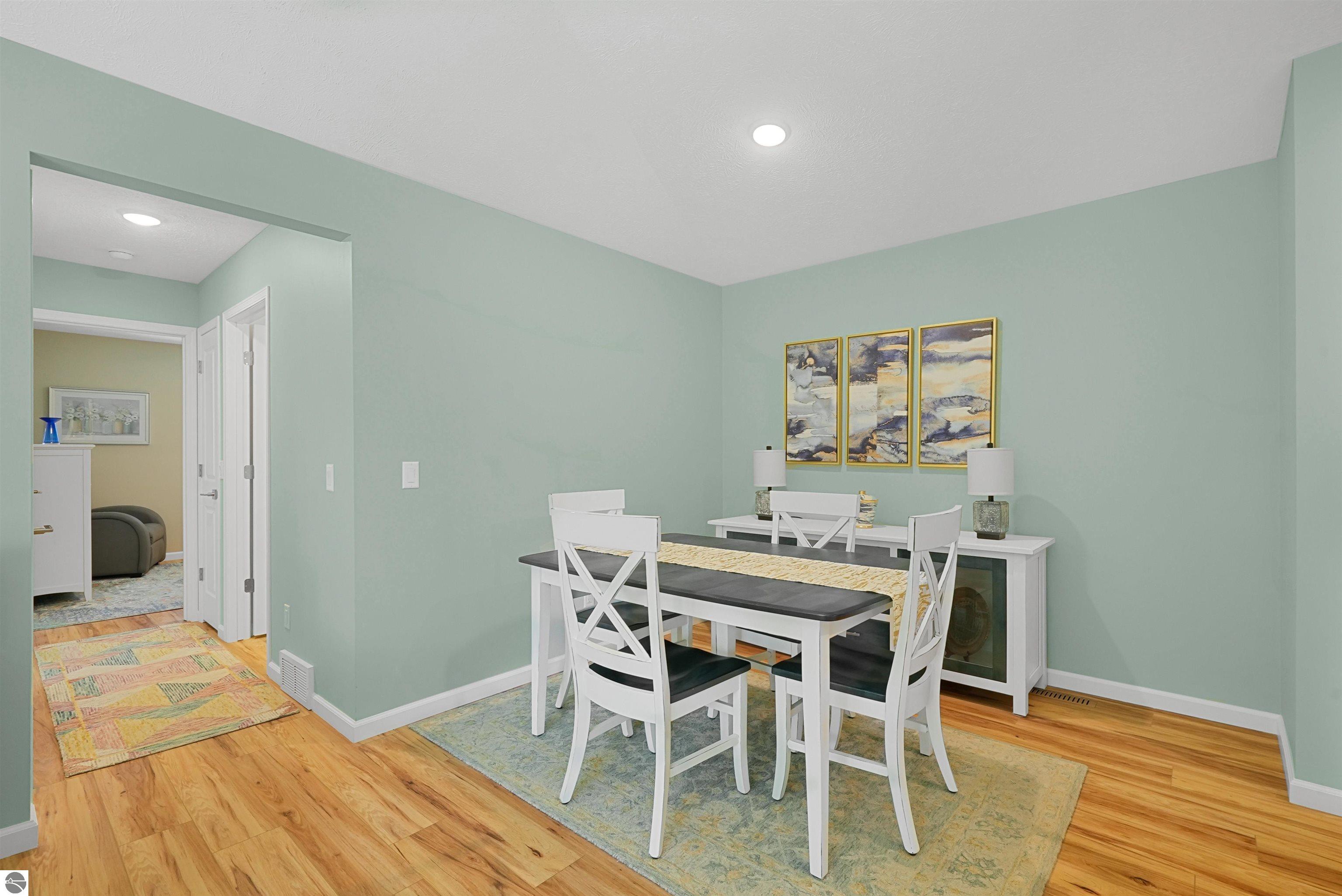 2816 Emerald Bluff