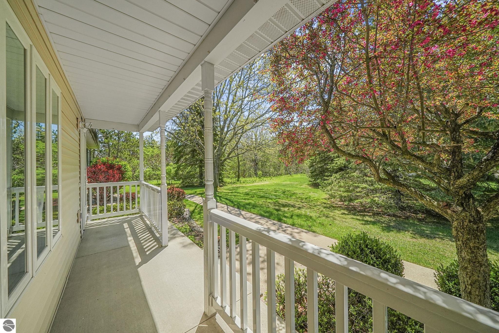 2816 Emerald Bluff
