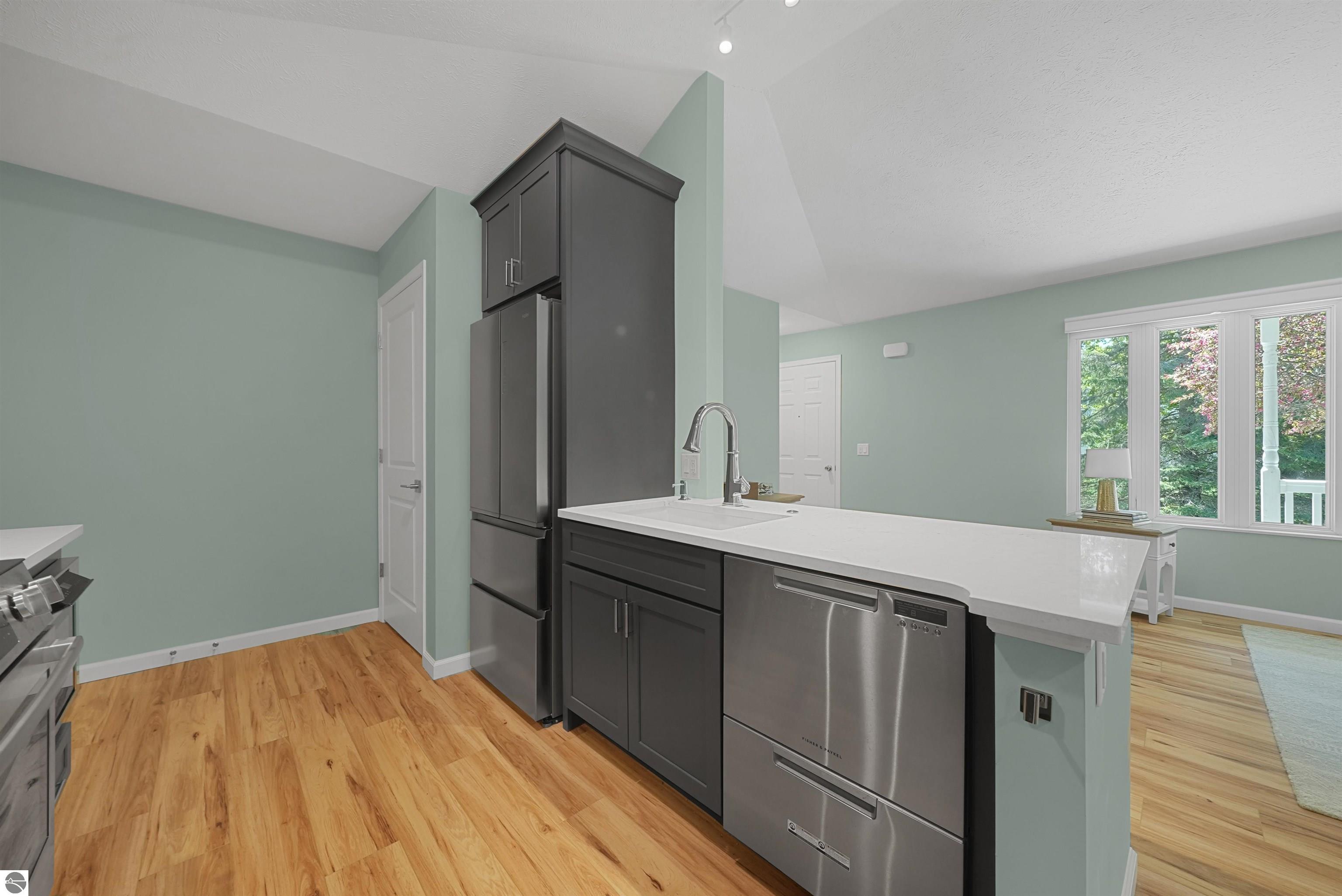 2816 Emerald Bluff