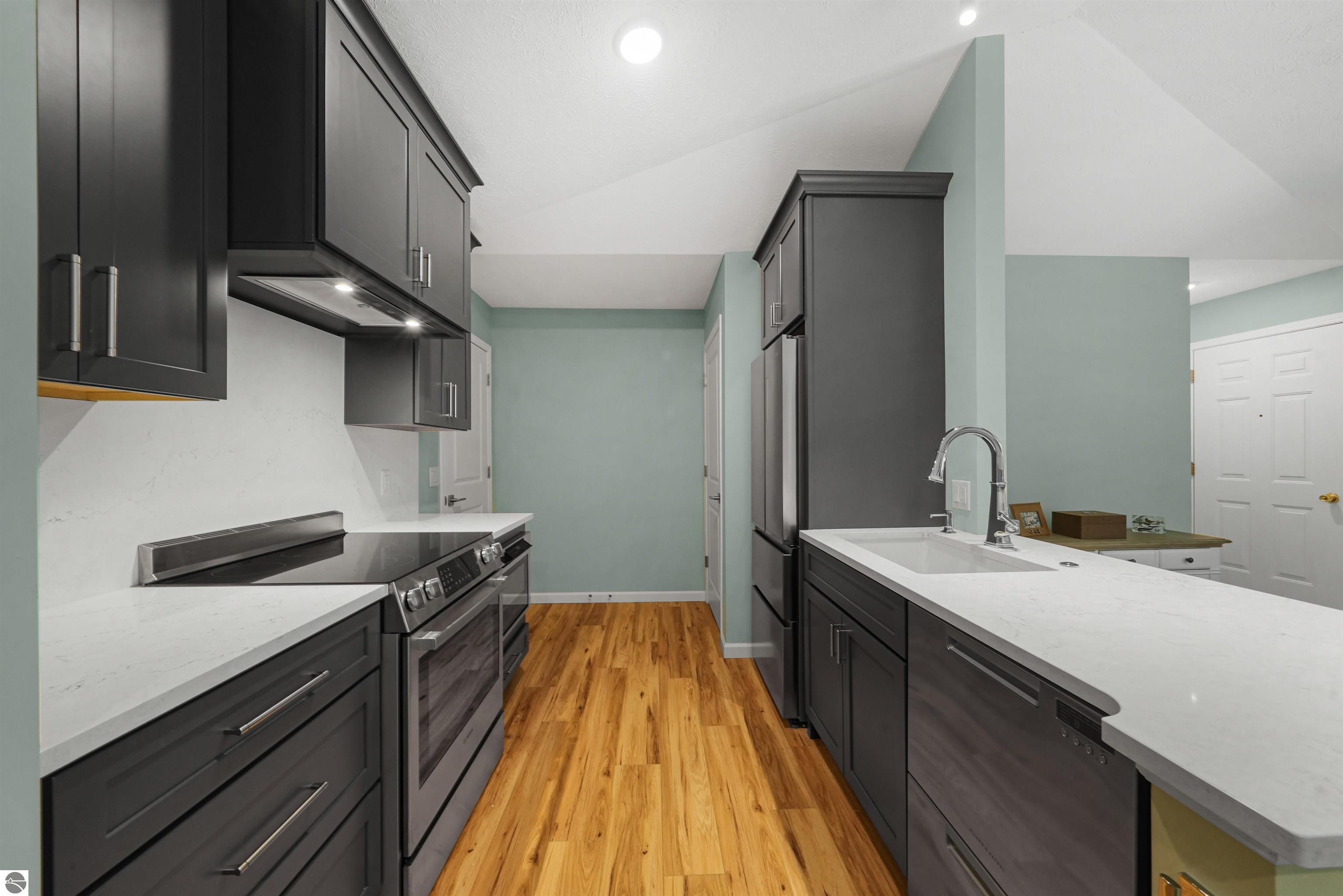 2816 Emerald Bluff