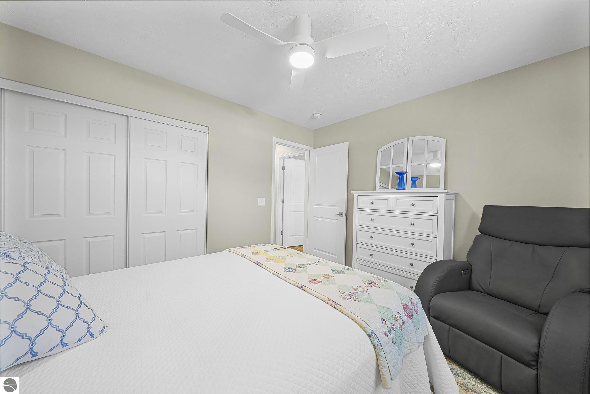 2816 Emerald Bluff