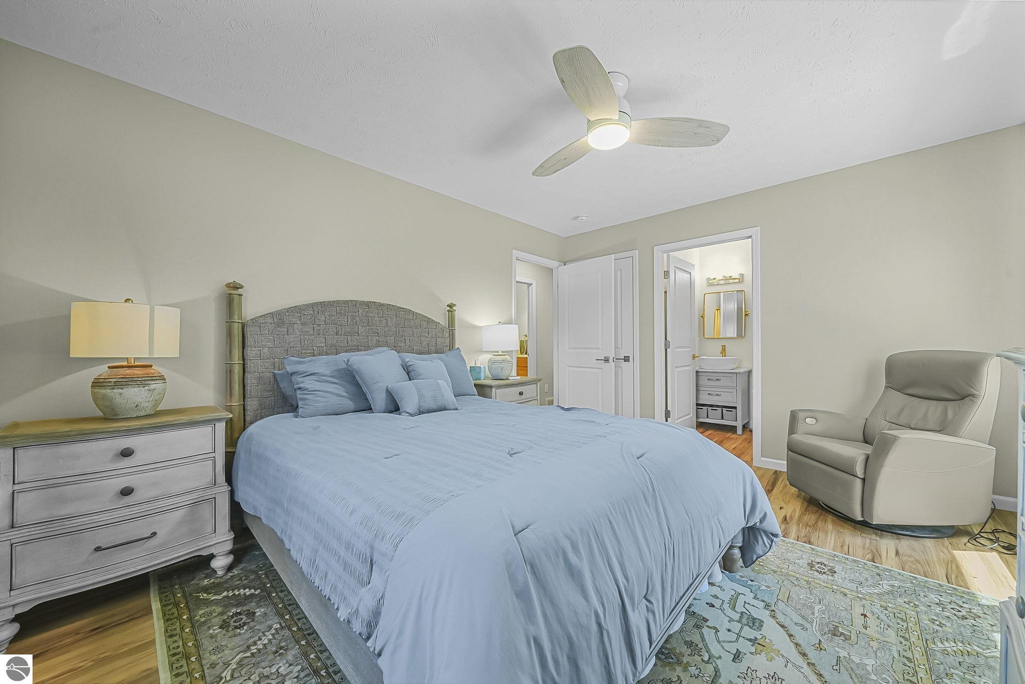 2816 Emerald Bluff