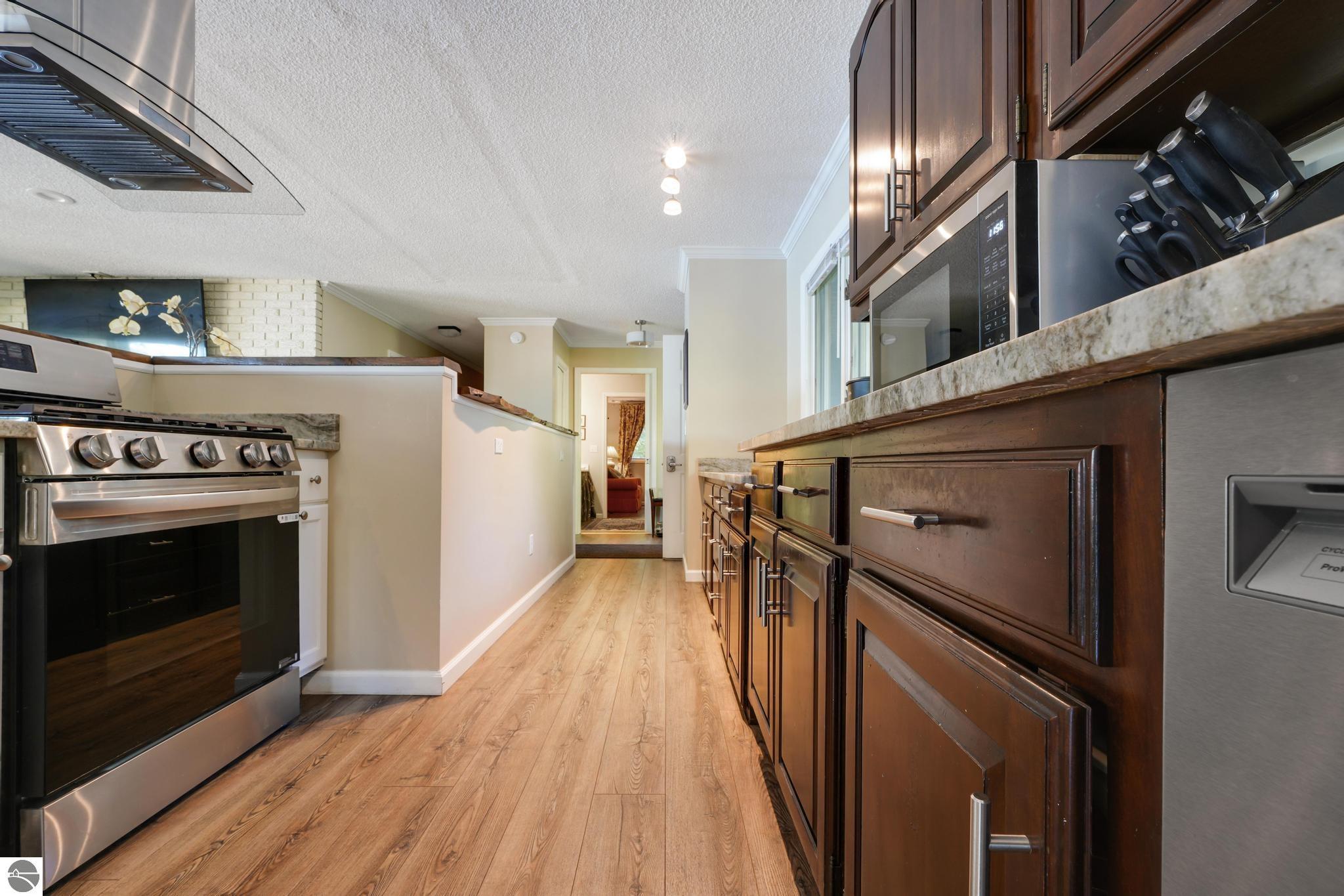 5521 Silver Sunrise Trail