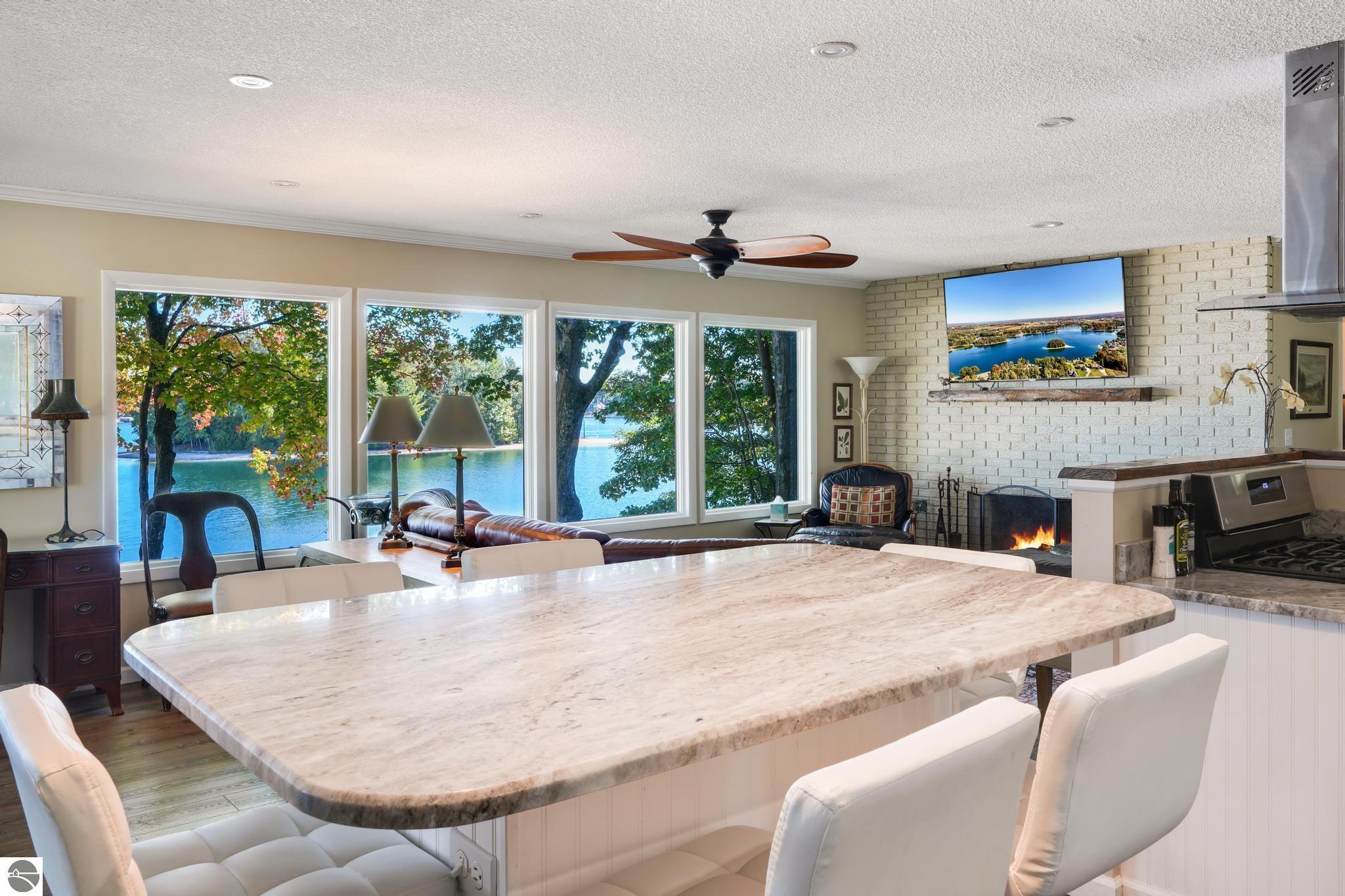 5521 Silver Sunrise Trail