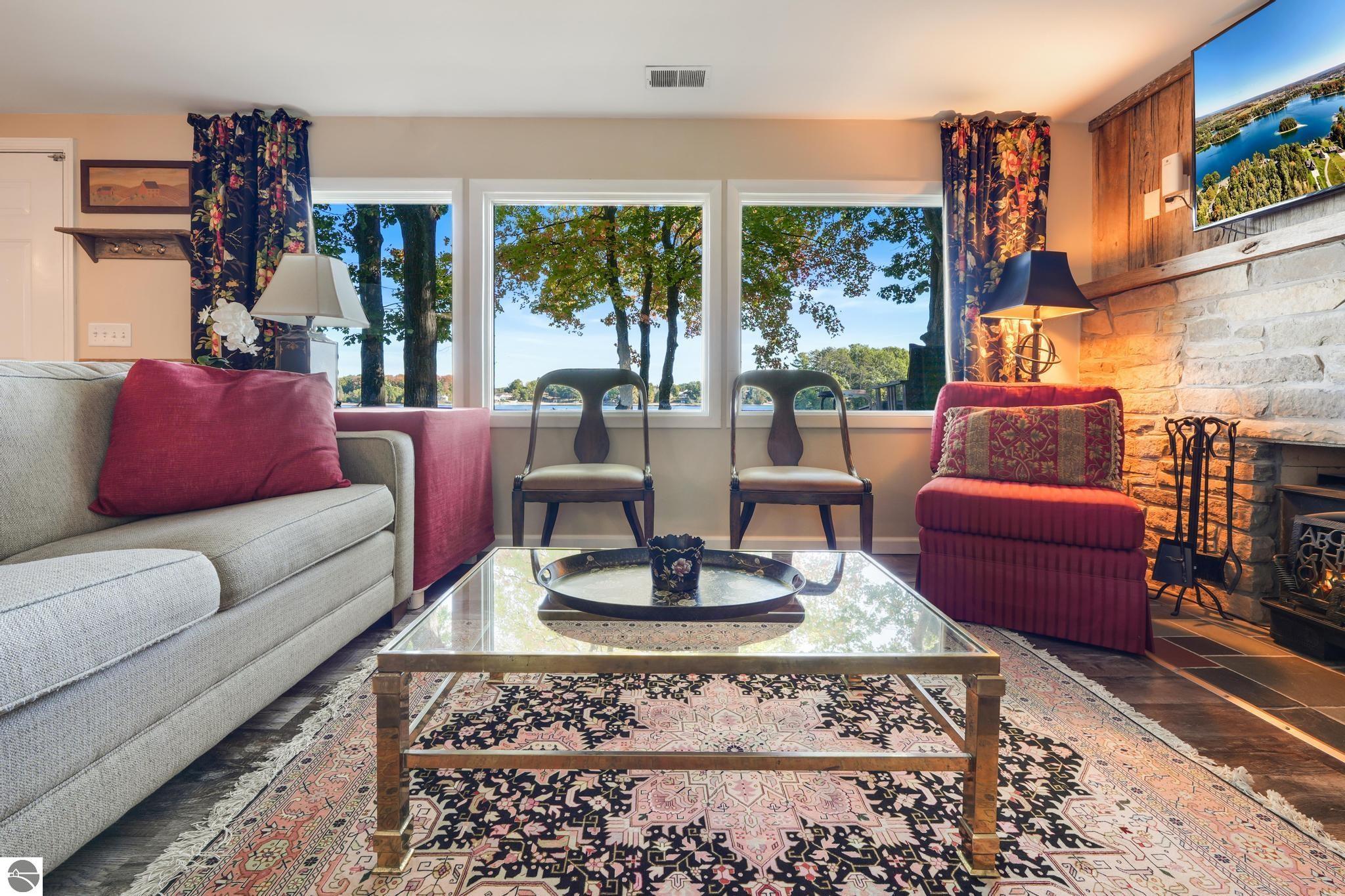 5521 Silver Sunrise Trail