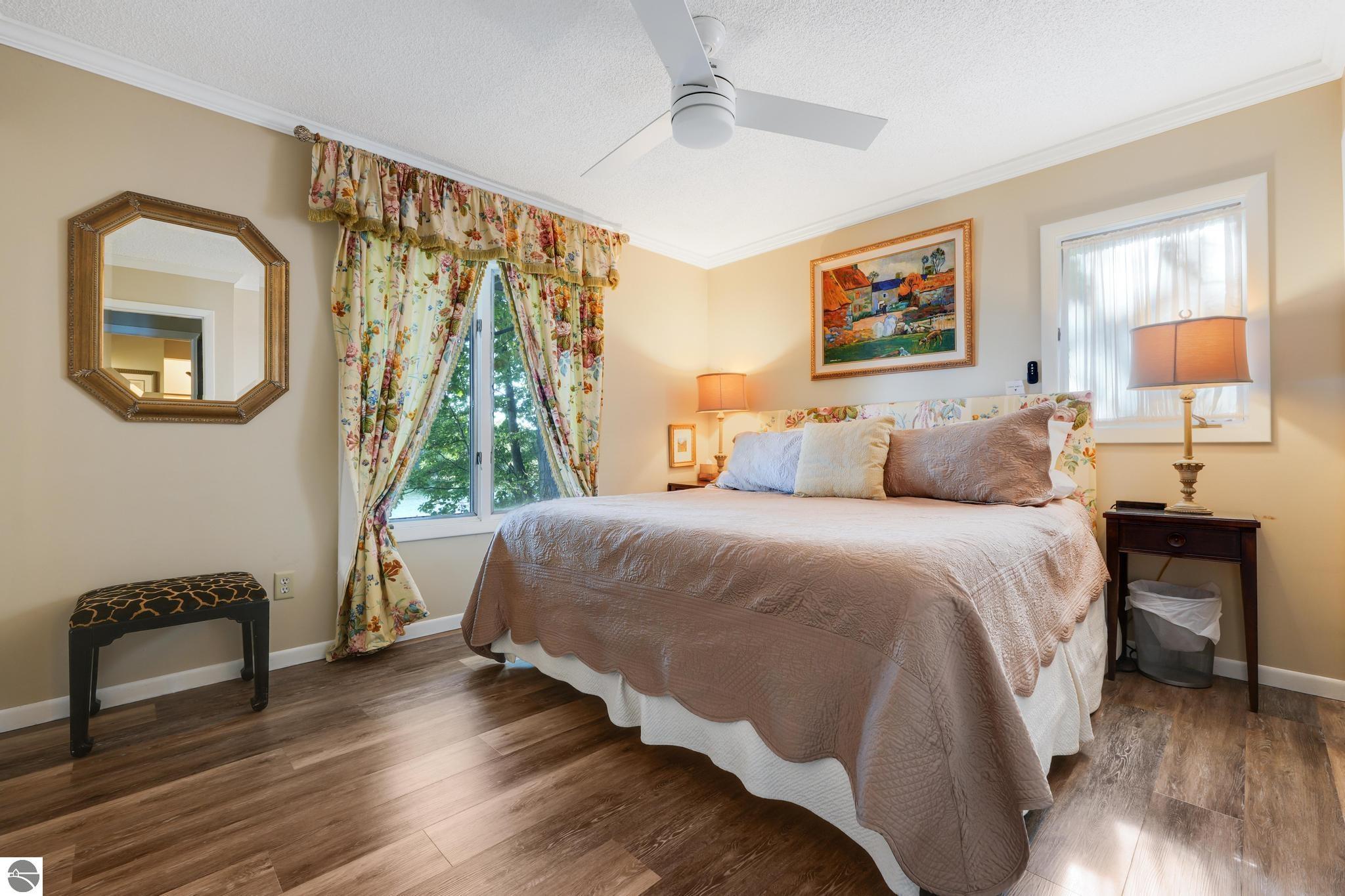 5521 Silver Sunrise Trail